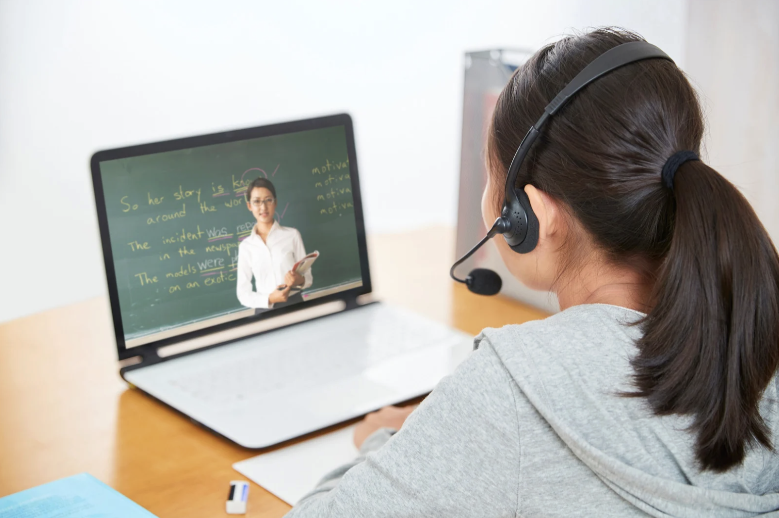 学会・協会向けEラーニングシステム